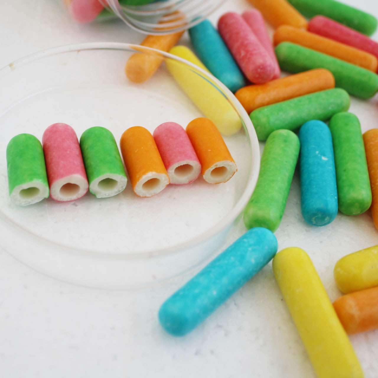 Yummy pen shape halal sweet flavor colourful mini bubble chewing gum filled with fruit jam supplier