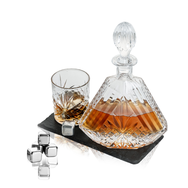 650ml 23oz high quality glass whiskey bottle personalized carve triangle whisky decanter for alcohol liquor brandy vodka supplier