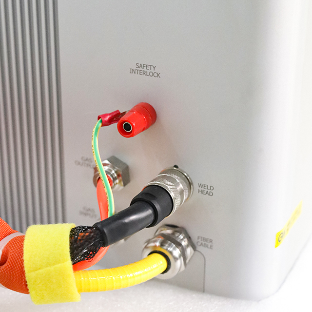 GW 1500w Portable air-cooling Handheld Fiber Laser Welder details