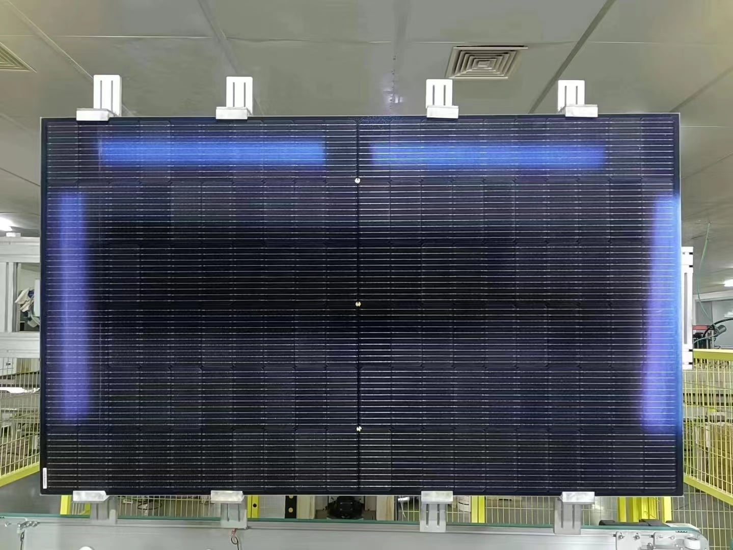 Pure black solar panels 1000w price good  also called photovoltaic panel  eu stock full black 400 w 550W 580w manufacture