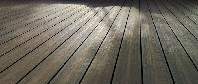 سطح مشترك بالضغط (Co-Extrusion Decking)