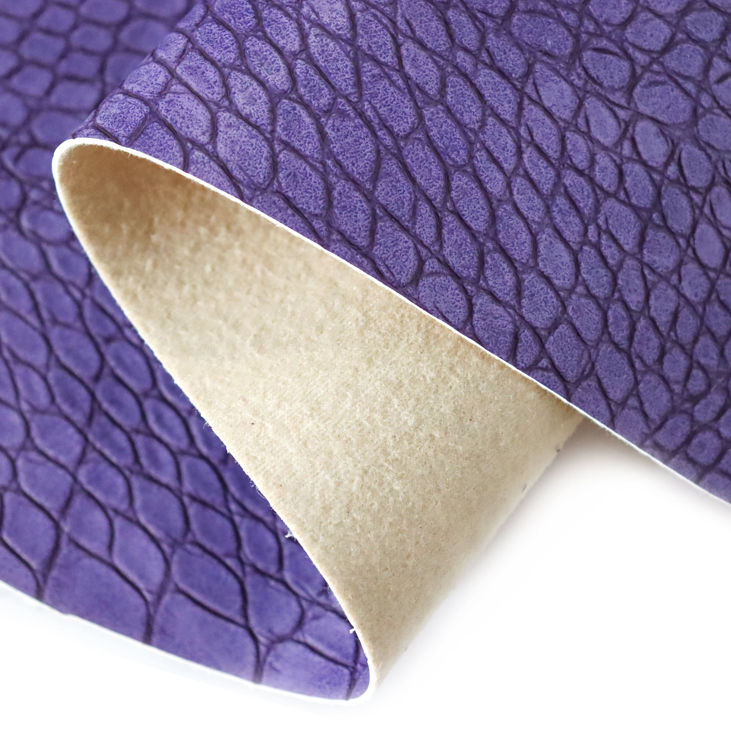 High-Quality Matte Finish Crocodile Skin Pattern PU Synthetic Leather supplier