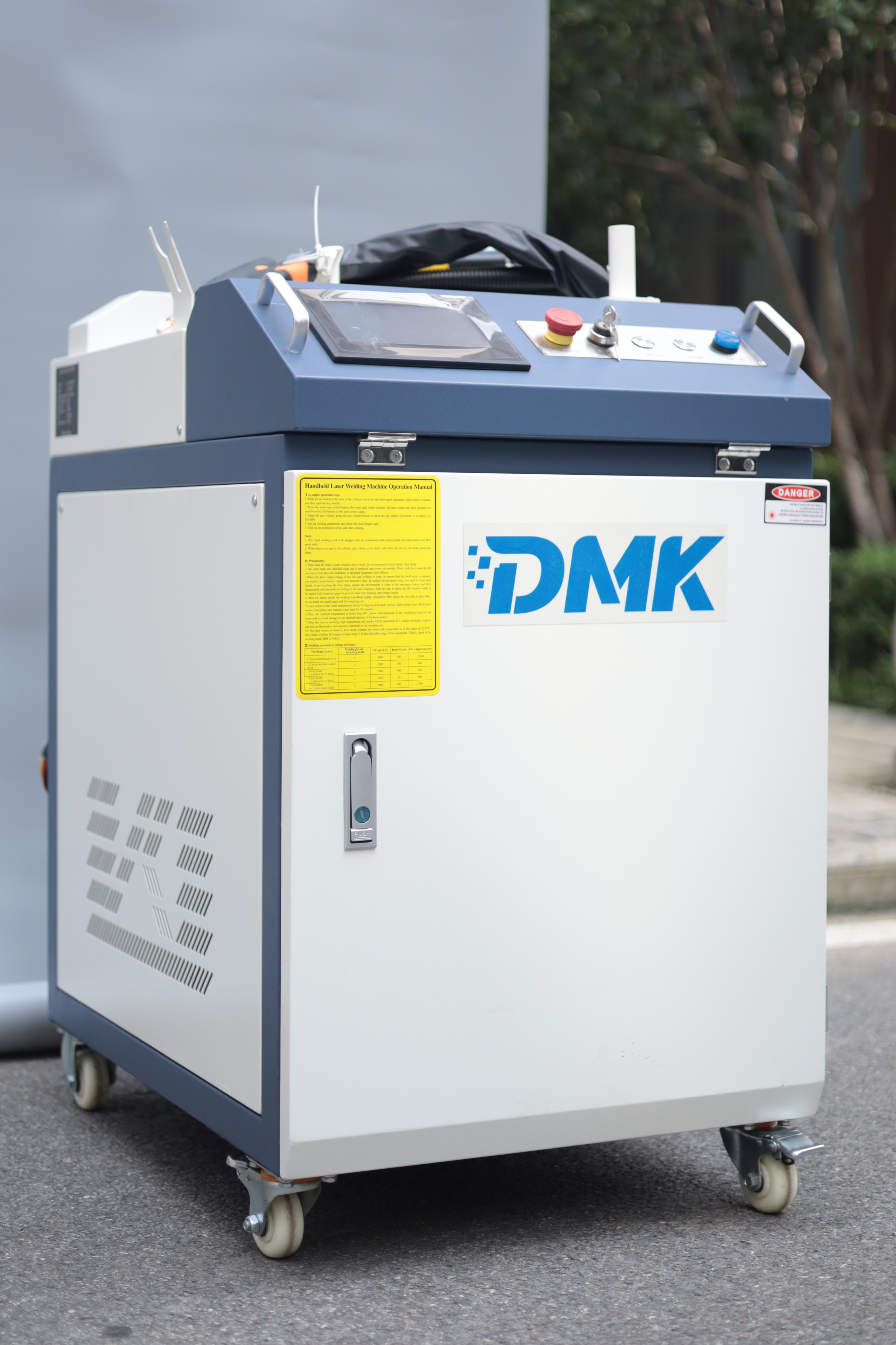 1500W 2000W Handheld Fiber Laser Welding Machine with Wire Feeder details