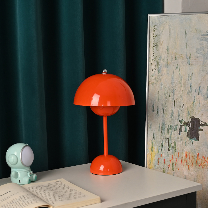Northern Europe Mushroom USB Charging Touch Bud Desk Light Ambience Decorative Macaron Bedside LED Table Lamp supplier