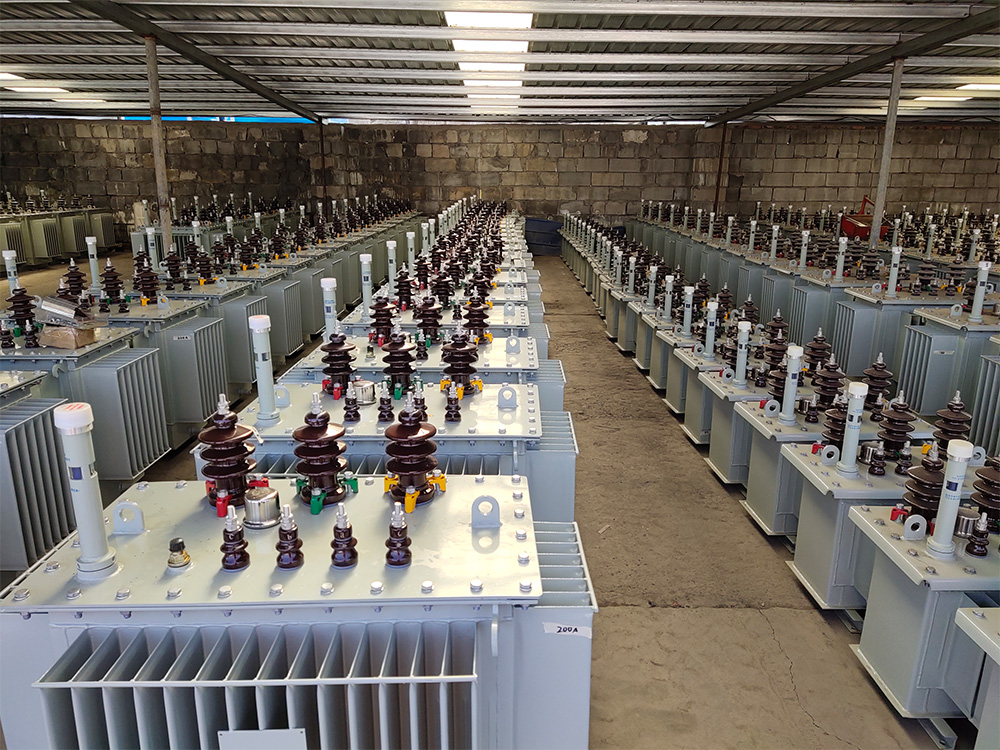 Competitive Price three Phase 350 Kva 630kva 1000kva Oil Type Transformer supplier