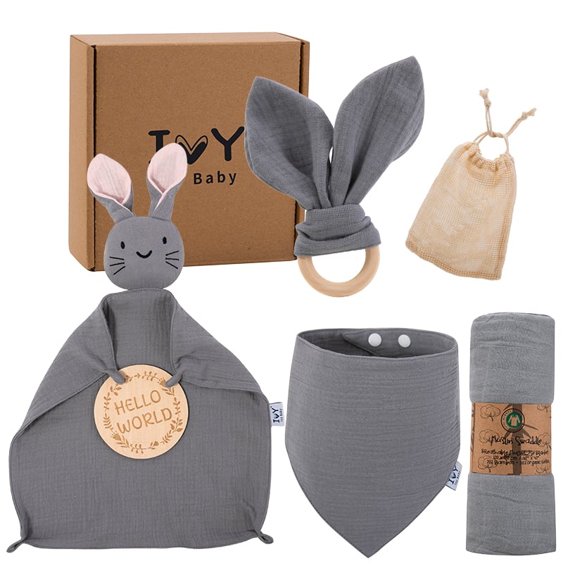 BSCI OEM Essentials Baby Gift Set for Newborn Baby /Gift Set with Baby Blanket Rattle bibs manufacture