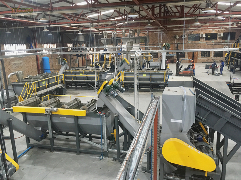 Waste Plastic PET Bottle Scrap Crushing Washing Drying Recycling Line details