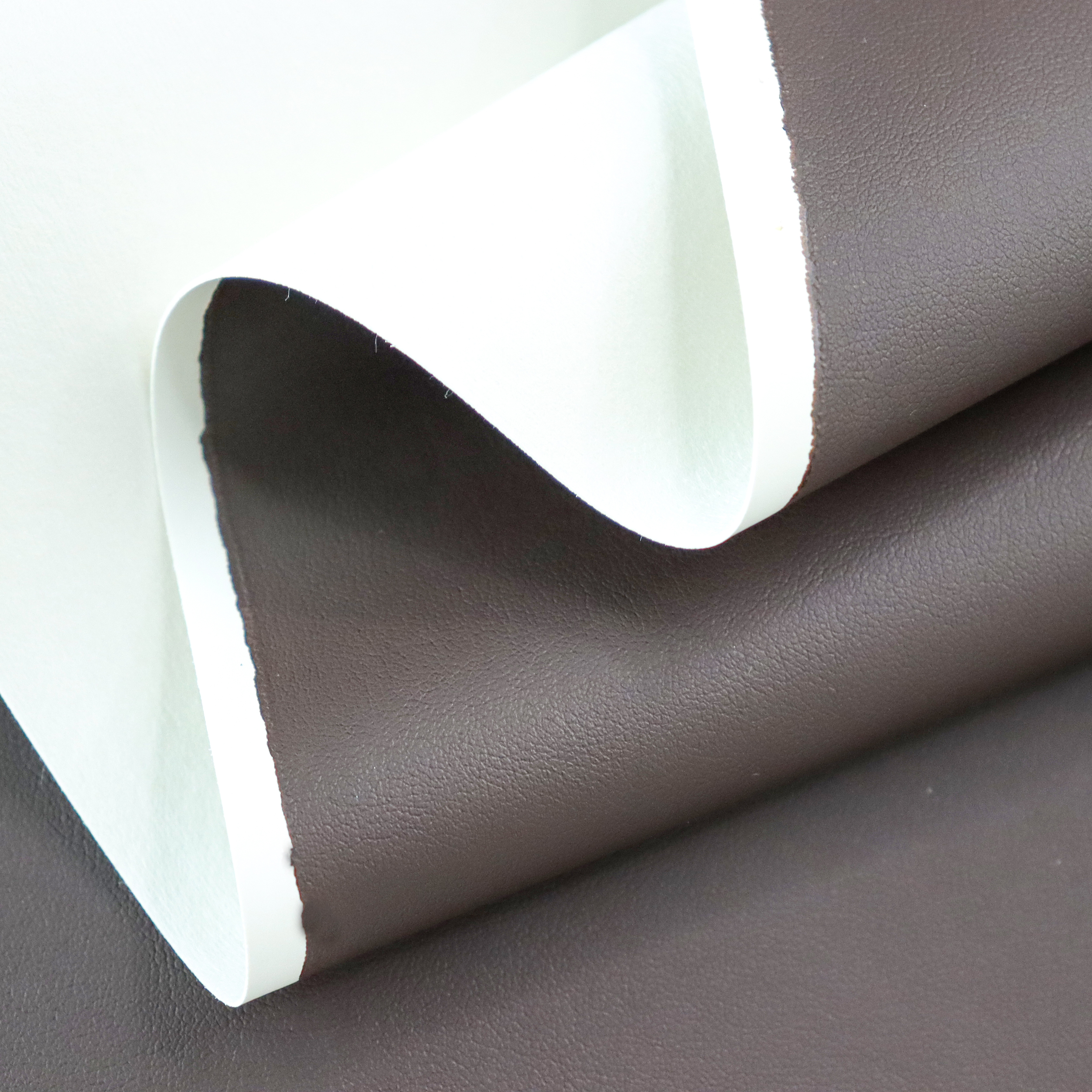 Cigno Leather - Vegan & Bio-Based Leather Rolls for Handbags & Recycled Leather Applications supplier
