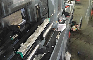 Capteurs linéaires appliqués à la machine d'injection