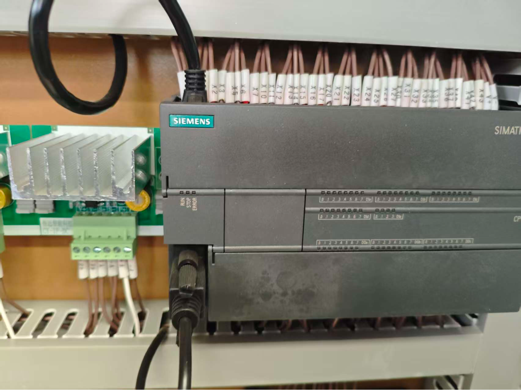 PLC：SIEMENS