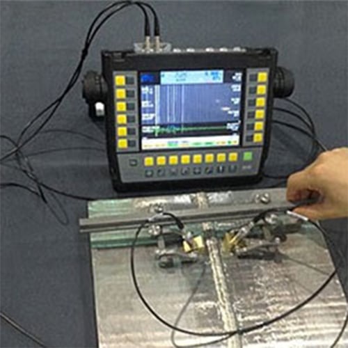 Attrezzature per test ultrasonici